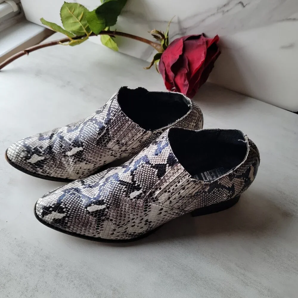 🔥Silent D Womens Python Snake Ivtay Boot Black & White Size 37 (6.5-7 us) - Picture 3 of 9